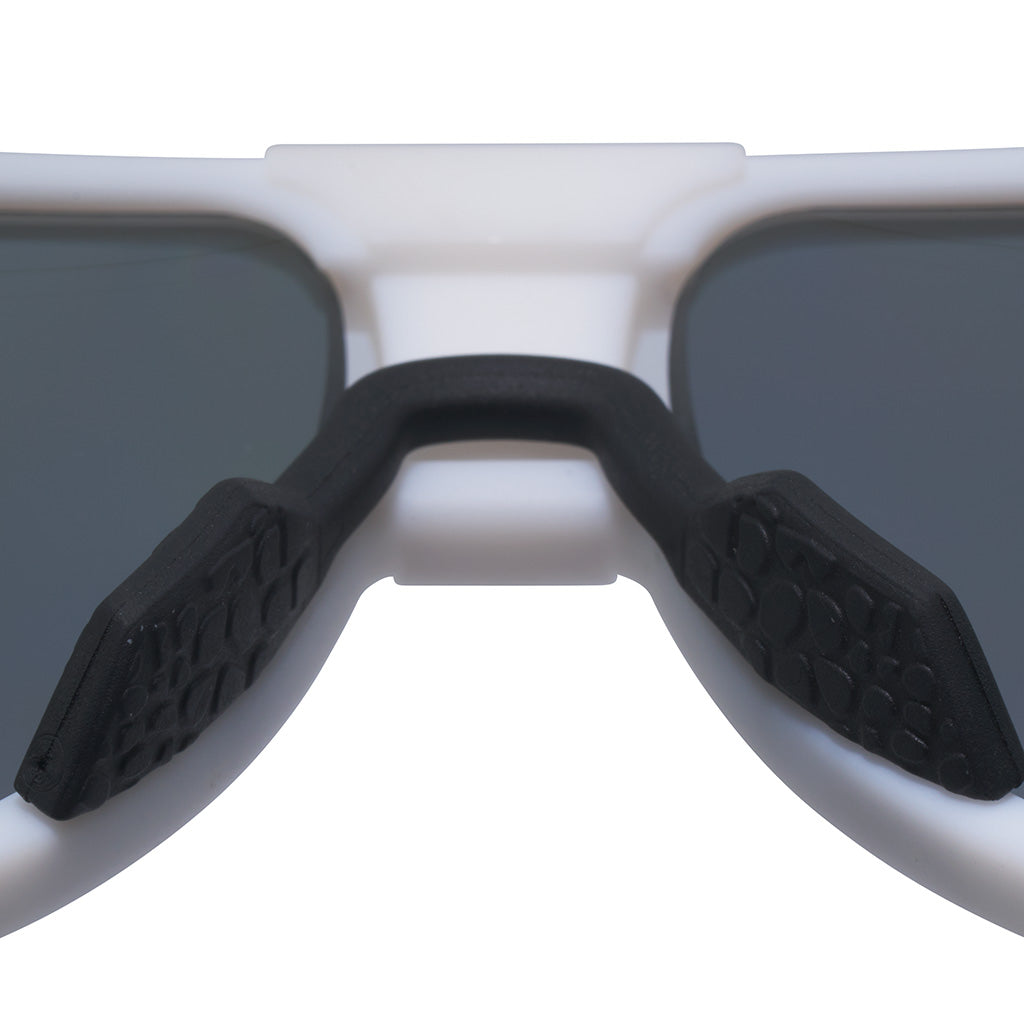 Jethawk_exec_miami_nights_polarized_silver_product_6_detail_1b60ca67-1f8f-4cee-9a44-de059a19a870