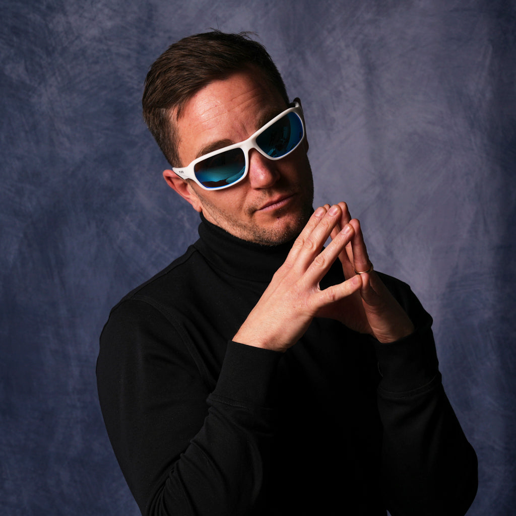 miami-night-somox-hdpv-polarized-blue-lifestyle-2