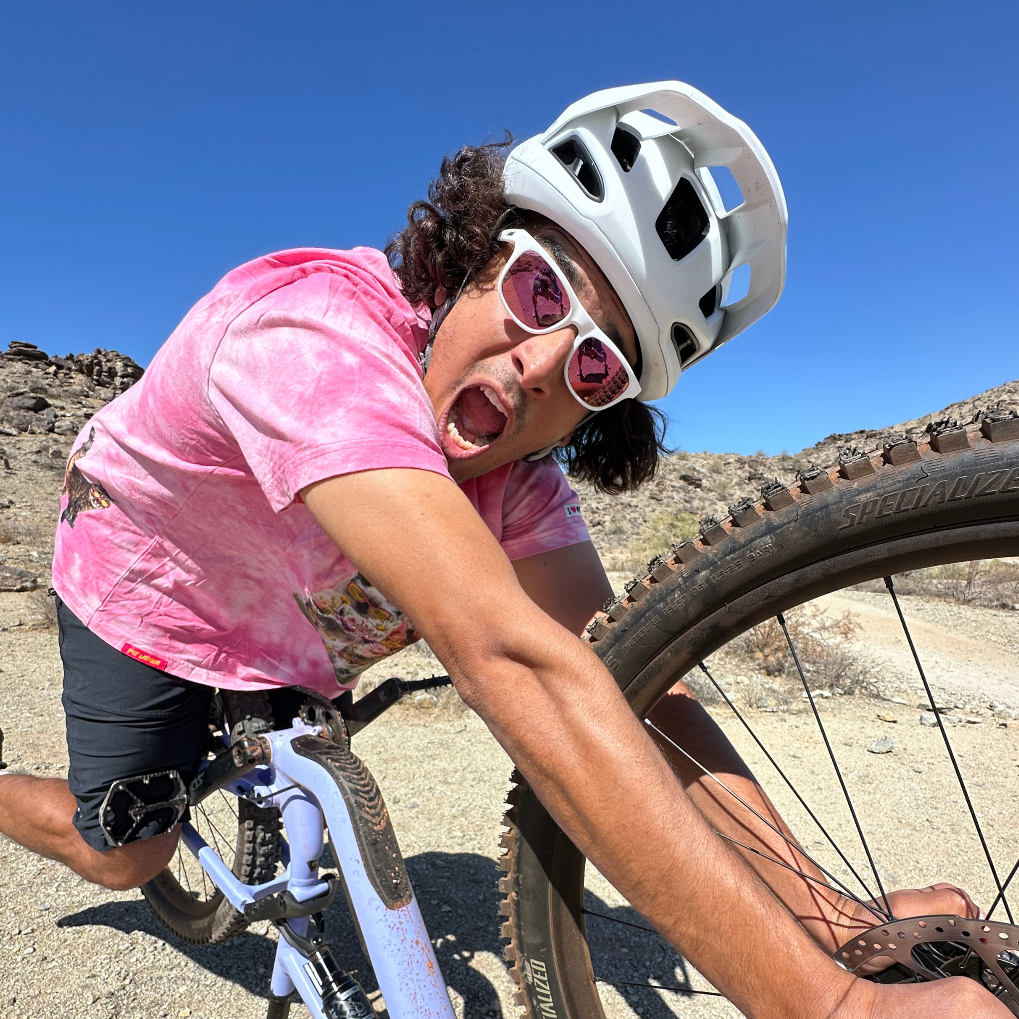 the_miami_nights_highball_hdpv_polarized_pink_mo_bike_lifestyle